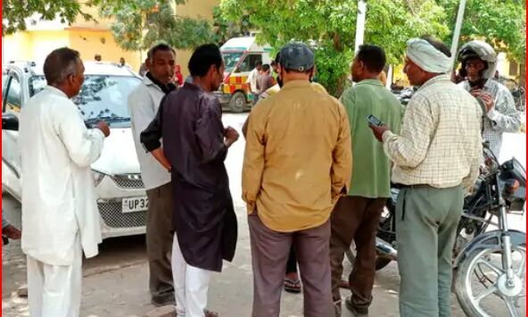 तेज रफ्तार वाहन की टक्कर से बाइक सवार दो लोगों की मौत