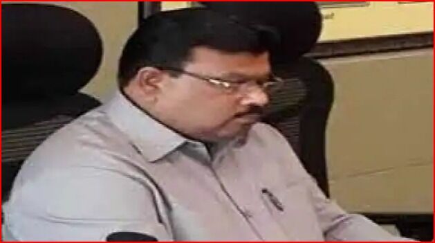 सपा करीबी IAS अफसर के ठिकानों पर रेड में खंगाली जा रही संपत्ति