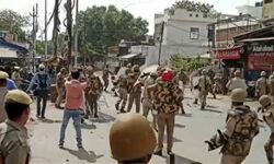 प्रयागराज के हालात काबू में, अब चलेगा गुंडई की दुकानों पर बुल्डोजर: ADG प्रयागराज के हालात काबू में, अब चलेगा गुंडई की दुकानों पर बुल्डोजर: ADG