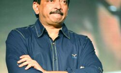 रामगोपाल वर्मा की फिल्म लड़की- एंटर द गर्ल ड्रैगन का ट्रेलर रिलीज रामगोपाल वर्मा की फिल्म लड़की- एंटर द गर्ल ड्रैगन का ट्रेलर रिलीज