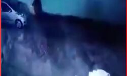 माहौल बिगाड़ने की कोशिश में महिला ने कार में लगाई आग-करतूत हुई कैद