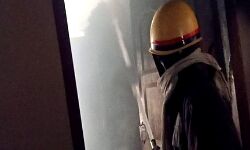 व्यापारी के मकान में अचानक लगी आग- लाखों का सामान जलकर हुआ खाक