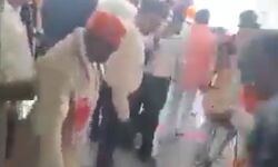 मंत्री की वीडियो शेयर कर बोली सपा- पैसा लूटो और जनता को अनदेखा करो?