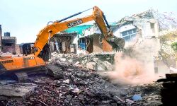 प्रयागराज हिंसा मामला- जावेद की बेटी ने मकान जमींदोज करने पर उठाये सवाल प्रयागराज हिंसा मामला- जावेद की बेटी ने मकान जमींदोज करने पर उठाये सवाल