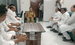 रालोद प्रतिनिधि मंडल ने सहारनपुर पहुंचकर पीड़ितों व SSP से की मुलाकात रालोद प्रतिनिधि मंडल ने सहारनपुर पहुंचकर पीड़ितों व SSP से की मुलाकात