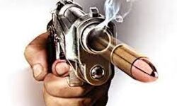 वाइफ को गायब करने के संदेह में मारी पड़ोसी को गोली- हॉस्पिटल में एडमिट वाइफ को गायब करने के संदेह में मारी पड़ोसी को गोली- हॉस्पिटल में एडमिट