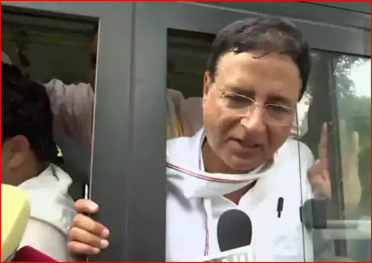 कांग्रेस नेता सुरजेवाला फिर हिरासत में, राहुल से आज फिर पूछताछ
