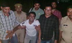 लूट की घटना को अंजाम देने वाले बदमाश एनकाउंटर के बाद हुए गिरफ्तार लूट की घटना को अंजाम देने वाले बदमाश एनकाउंटर के बाद हुए गिरफ्तार