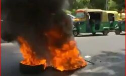 ईडी दफ्तर के बाहर बवाल, उग्र हुए कांग्रेसियों ने टायरों में लगाई आग ईडी दफ्तर के बाहर बवाल, उग्र हुए कांग्रेसियों ने टायरों में लगाई आग