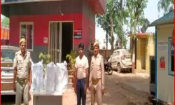 छापामार कार्रवाई में नकली वाशिंग पाउडर फैक्ट्री का भंडाफोड़ छापामार कार्रवाई में नकली वाशिंग पाउडर फैक्ट्री का भंडाफोड़