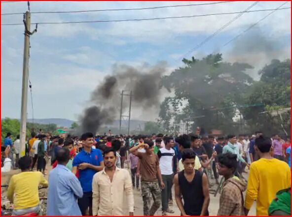 अग्निपथ विरोध,BJP अध्यक्ष के घर हमला, MLA की गाड़ी तोडी, फूंके दफ्तर