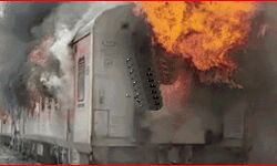 अग्निपथ के विरोध में डिप्टी सीएम के घर हमला-छह ट्रेनें फूंकी