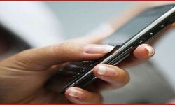 रोमांटिक बातें कर शिक्षक से डलवाए 62 हजार और फिर लडकी का मोबाइल बंद