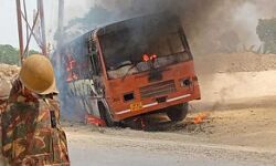 अग्निपथ योजना के विरोध में भारी उपद्रव- किया पथराव और आगजनी