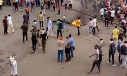 हाईवे पर अग्निपथ योजना के खिलाफ जाम लगाकर किया उपद्रव हाईवे पर अग्निपथ योजना के खिलाफ जाम लगाकर किया उपद्रव