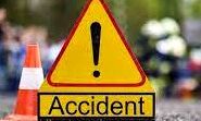 रोड रोलर से टकराई कार में बैठे मां-बेटे की हुई मौत, परिवार में मचा कोहराम