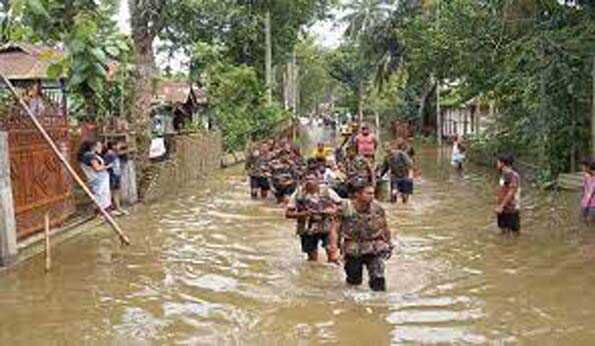 बाढ़ का कहर जारी, मरने वालों की संख्या बढ़कर 71 हुई