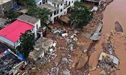 भीषण बारिश से 12 लोगों की मौत भीषण बारिश से 12 लोगों की मौत