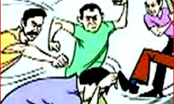 कनेक्शन काटने पहुंची बिजली विभाग की टीम को JE समेत बनाया बंधक