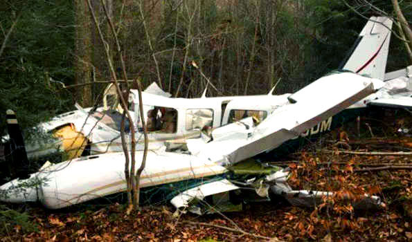 विमान दुर्घटनाग्रस्त- छह लोगों की मौत