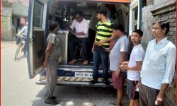 गजब का गड़बड़ घोटाला- उड़द की दाल व साबुत हल्दी में लगा मिला रंग