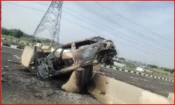 3 छात्रों की जिंदगी छीनकर ले गई रफ्तार- कार में जल गए जिंदा 3 छात्रों की जिंदगी छीनकर ले गई रफ्तार- कार में जल गए जिंदा