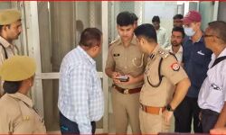 एसपी दफ्तर पर दुष्कर्म पीड़िता ने खाया जहर- हालत गंभीर एसपी दफ्तर पर दुष्कर्म पीड़िता ने खाया जहर- हालत गंभीर