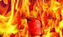 सिलेंडर में लगी आग, मां-बेटे समेत तीन की झुलसकर मौत