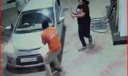 सिगरेट पीने से मना करने पर पेट्रोल पंप सेल्समैन का किया ऐसा हाल सिगरेट पीने से मना करने पर पेट्रोल पंप सेल्समैन का किया ऐसा हाल