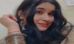 म्यूजिक वीडियो से सिल्वर स्क्रीन पर कमबैक करेंगी मंदाकिनी म्यूजिक वीडियो से सिल्वर स्क्रीन पर कमबैक करेंगी मंदाकिनी