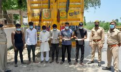 27 प्रतिबंधित पशु को भरकर ले जा रहे 6 तस्करों को बाबरी पुलिस ने दबोचा 27 प्रतिबंधित पशु को भरकर ले जा रहे 6 तस्करों को बाबरी पुलिस ने दबोचा