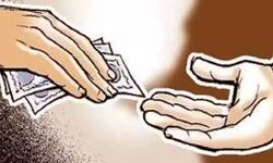 SDPO का रीडर आठ हजार रुपये रिश्वत लेते गिरफ्तार SDPO का रीडर आठ हजार रुपये रिश्वत लेते गिरफ्तार