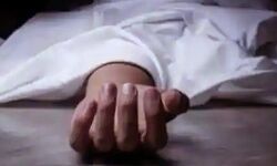 कार पर पेड़ गिरने से बैंक प्रबंधक की हुई मौत, दो गंभीर