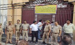 चंदन तस्कर कमर अहमद की करोड़ों रुपये की संपत्ति कुर्क