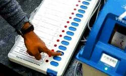 हुआ उलटफेर- आजम के गढ रामपुर एवं आजमगढ़ में बीजेपी आगे हुआ उलटफेर- आजम के गढ रामपुर एवं आजमगढ़ में बीजेपी आगे