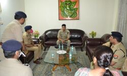 SP शामली ने संभाला कार्यभार- अफसरों से की शिष्टाचार भेंट