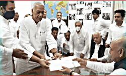 विपक्ष के शक्ति प्रदर्शन के बीच यशवंत सिन्हा का राष्ट्रपति पद हेतु नामांकन विपक्ष के शक्ति प्रदर्शन के बीच यशवंत सिन्हा का राष्ट्रपति पद हेतु नामांकन