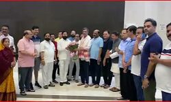 सुप्रीम कोर्ट से एकनाथ शिंदे को मिली राहत-अयोग्य ठहराने पर 11 तक रोक सुप्रीम कोर्ट से एकनाथ शिंदे को मिली राहत-अयोग्य ठहराने पर 11 तक रोक