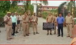 चला योगी का डंडा- गैंगस्टर सपा जिलाध्यक्ष के खेत खलिहान कॉलेज सीज चला योगी का डंडा- गैंगस्टर सपा जिलाध्यक्ष के खेत खलिहान कॉलेज सीज