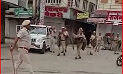 बॉर्डर पर बसों को रोका- कर्फ्यू के साथ इंटरनेट भी बंद