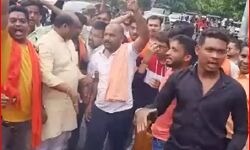 कन्हैया लाल की हत्या पर वेस्ट यूपी में उबाल, प्रदर्शन कर पुतले फूंके कन्हैया लाल की हत्या पर वेस्ट यूपी में उबाल, प्रदर्शन कर पुतले फूंके