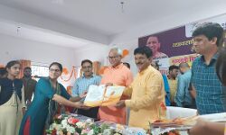 सात्क्षात्कार के बाद हजारों का किया गया चयन- मंत्री कपिल को मिला सम्मान