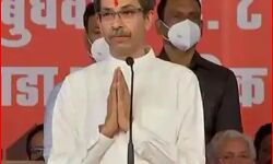 सुप्रीम कोर्ट का उद्धव ठाकरे को फिर झटका,अयोग्यता पर सुनवाई से इंकार