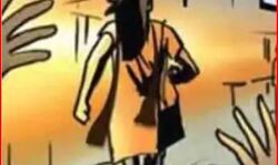 स्कूल जा रही शिक्षिका से छेड़छाड-़ सरेराह पकड़ा हाथ, आरोपी अरेस्ट स्कूल जा रही शिक्षिका से छेड़छाड-़ सरेराह पकड़ा हाथ, आरोपी अरेस्ट