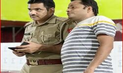 सामने आया खाकी का अपराधियों से गठजोड़- दो थानेदार किये सस्पेंड सामने आया खाकी का अपराधियों से गठजोड़- दो थानेदार किये सस्पेंड