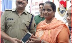 SSP की सख्ती का असर- पुलिस ने खोज निकाले गुम हुए मोबाइल