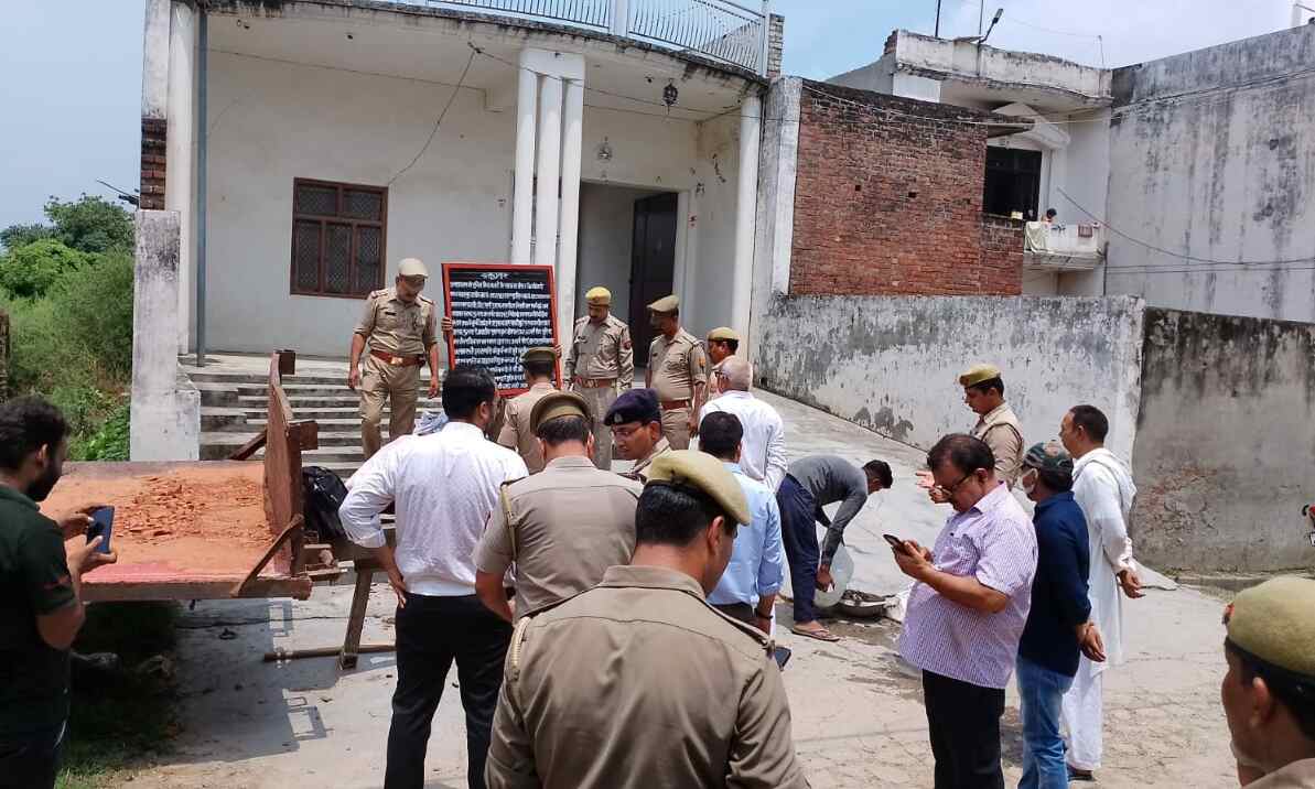माफिया मीनू त्यागी पर शिकंजा- ससुर की 50 लाख की संपत्ति जब्त