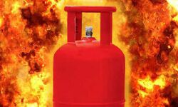 सिलेण्डर में विस्फोट- चार की मौत सिलेण्डर में विस्फोट- चार की मौत