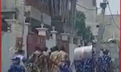 अतिक्रमण हटाने गई पुलिस पर हमला- SPसमेत कई घायल-छोडी आंसूगैस