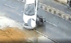 अचानक आसमान से आ गिरी मौत- युवक की ले गई ऐसे जान अचानक आसमान से आ गिरी मौत- युवक की ले गई ऐसे जान